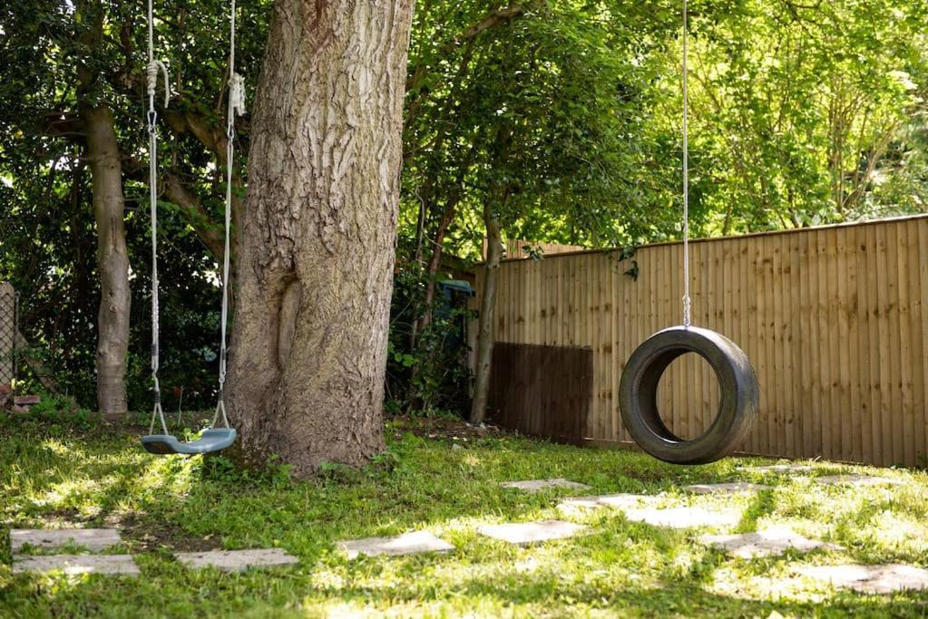 Walnut Flats-F5, Stylish 1-Bedroom - Parking, Netflix, Wifi - Close To Oxford, Bicester & Blenheim Palace Кидлингтон Экстерьер фото
