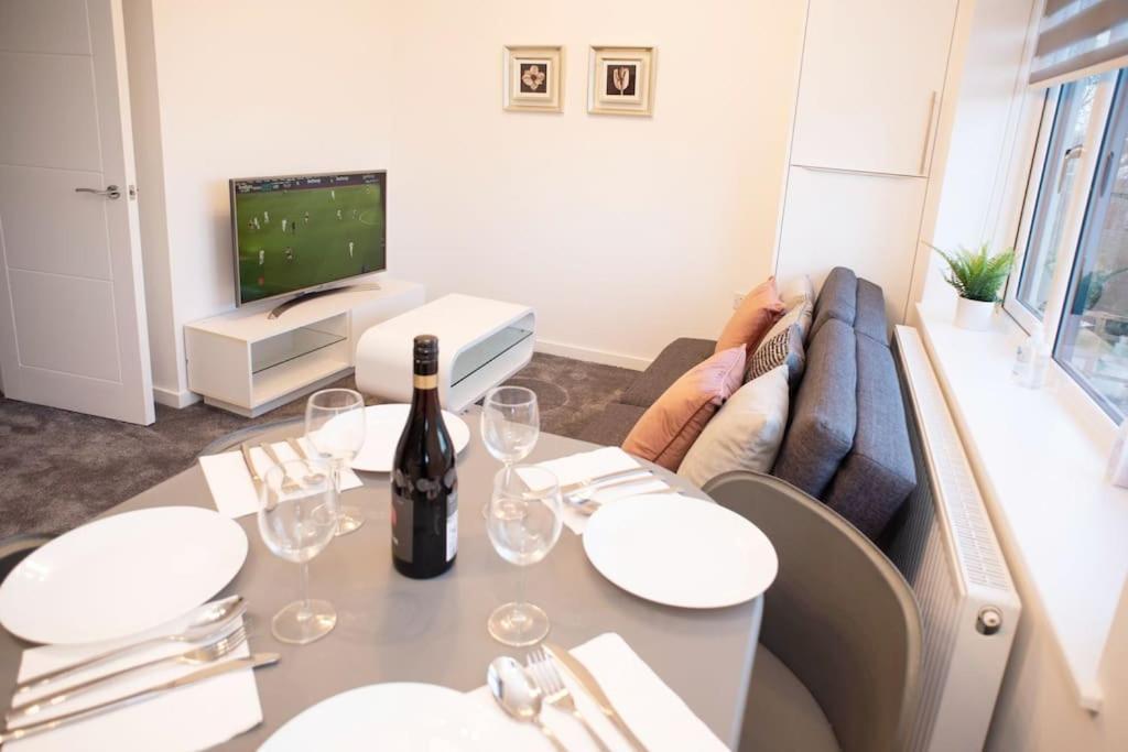 Walnut Flats-F5, Stylish 1-Bedroom - Parking, Netflix, Wifi - Close To Oxford, Bicester & Blenheim Palace Кидлингтон Экстерьер фото