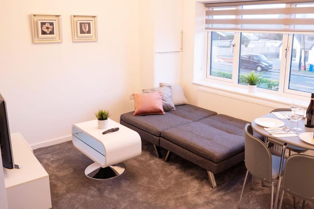 Walnut Flats-F5, Stylish 1-Bedroom - Parking, Netflix, Wifi - Close To Oxford, Bicester & Blenheim Palace Кидлингтон Экстерьер фото