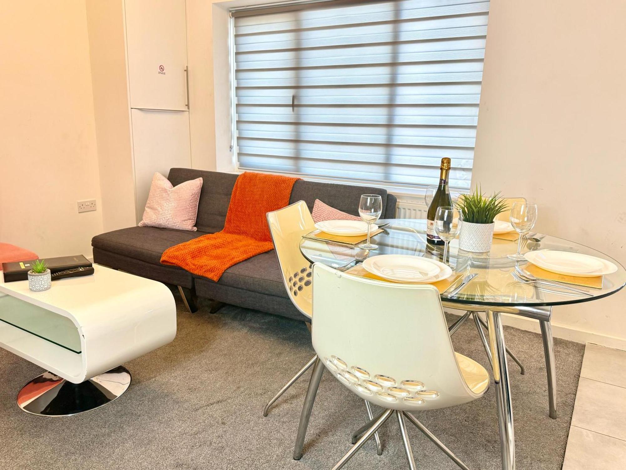 Walnut Flats-F5, Stylish 1-Bedroom - Parking, Netflix, Wifi - Close To Oxford, Bicester & Blenheim Palace Кидлингтон Экстерьер фото