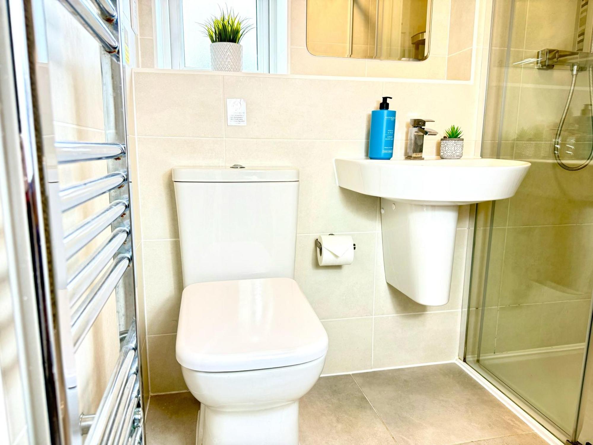 Walnut Flats-F5, Stylish 1-Bedroom - Parking, Netflix, Wifi - Close To Oxford, Bicester & Blenheim Palace Кидлингтон Экстерьер фото