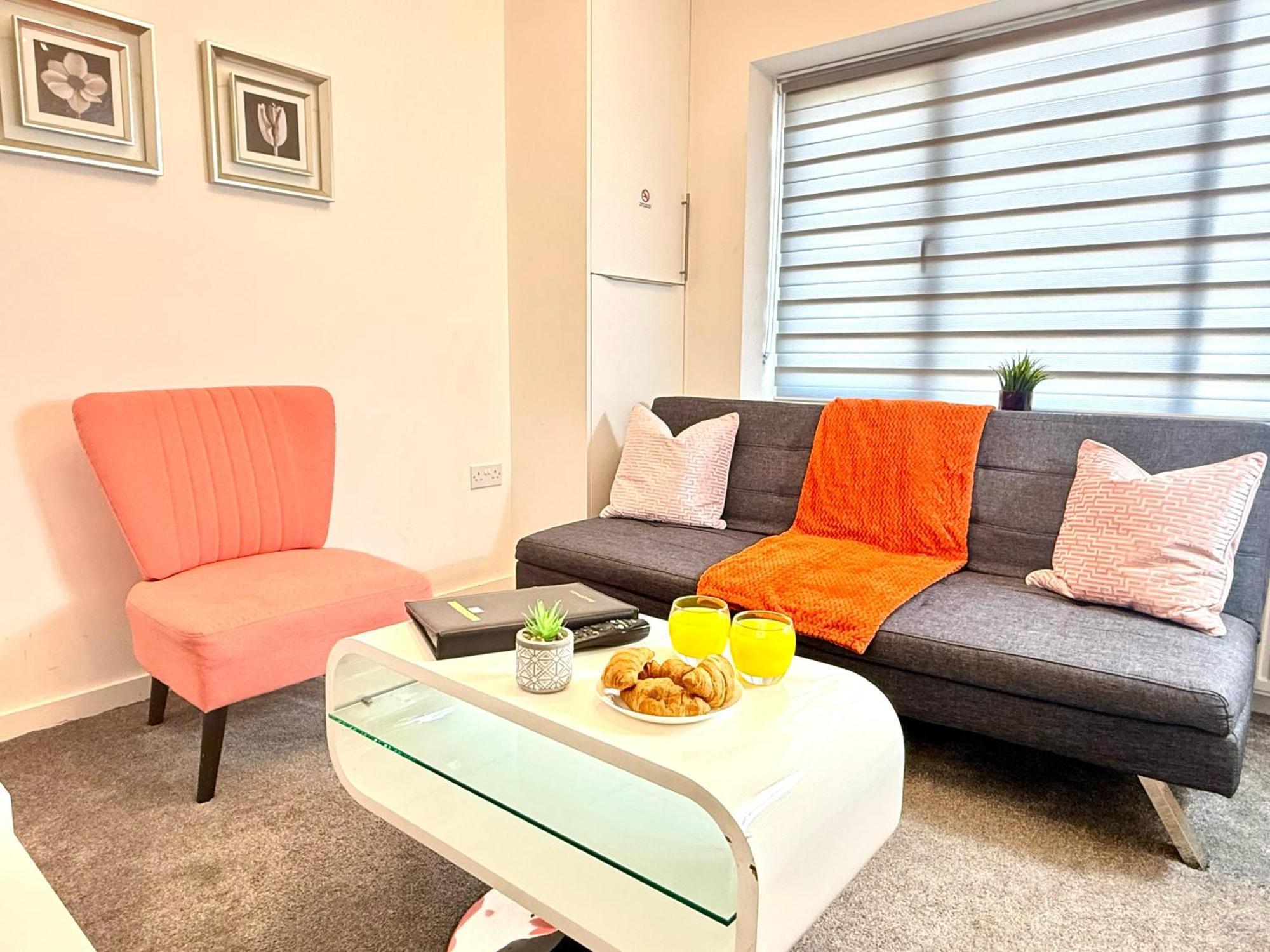 Walnut Flats-F5, Stylish 1-Bedroom - Parking, Netflix, Wifi - Close To Oxford, Bicester & Blenheim Palace Кидлингтон Экстерьер фото