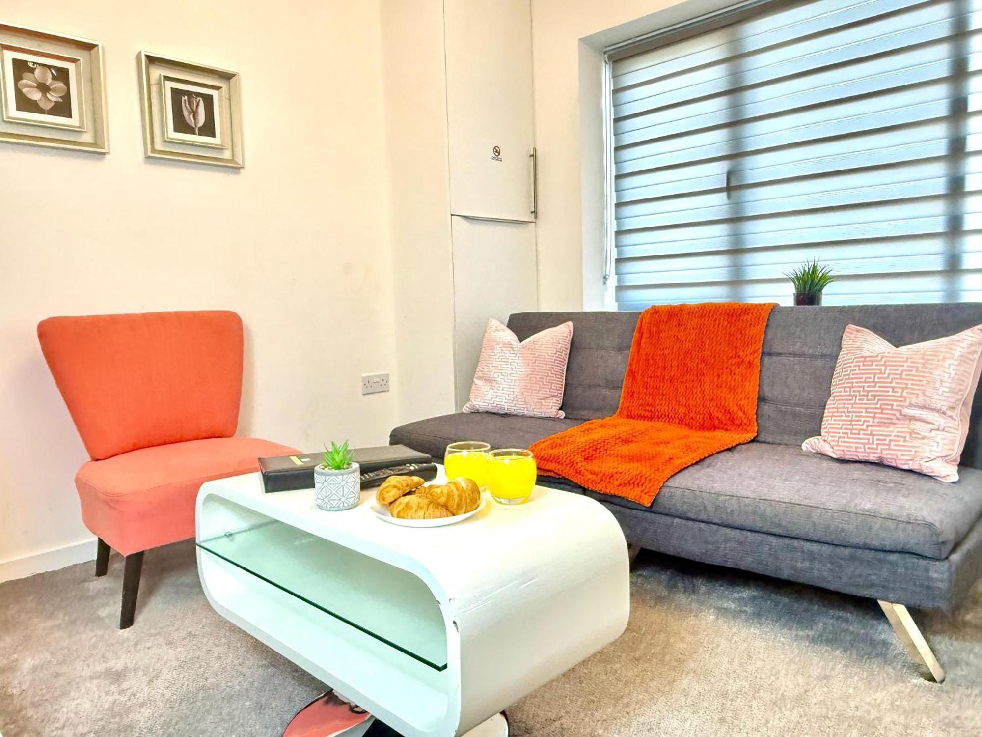 Walnut Flats-F5, Stylish 1-Bedroom - Parking, Netflix, Wifi - Close To Oxford, Bicester & Blenheim Palace Кидлингтон Экстерьер фото