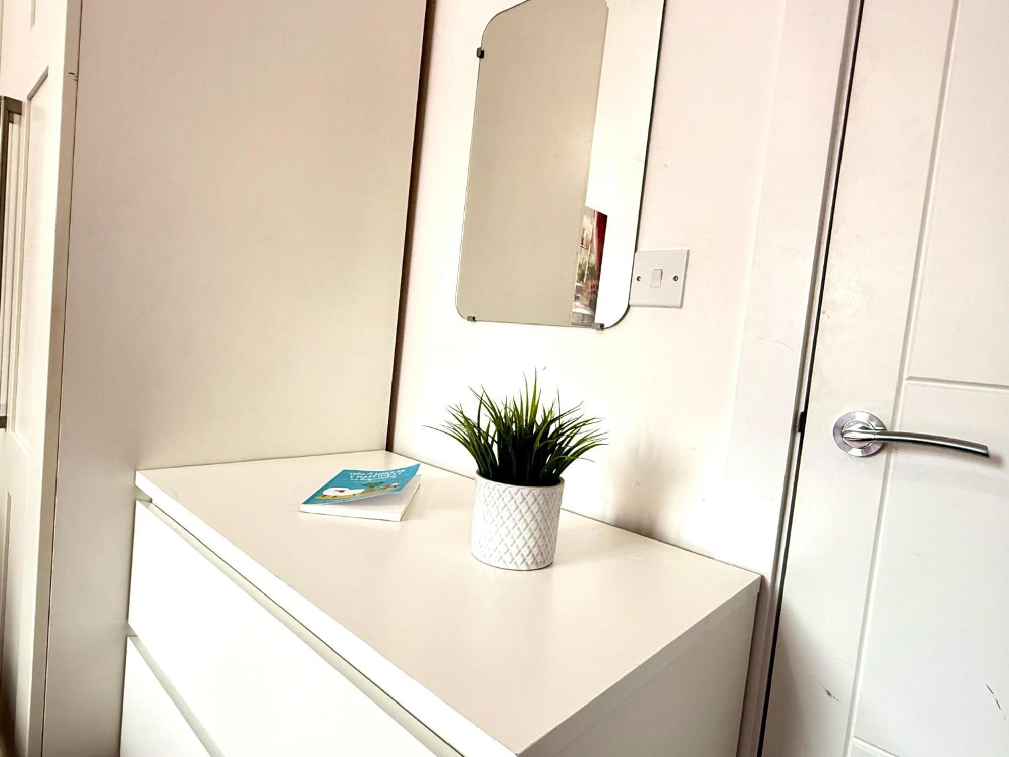 Walnut Flats-F5, Stylish 1-Bedroom - Parking, Netflix, Wifi - Close To Oxford, Bicester & Blenheim Palace Кидлингтон Экстерьер фото