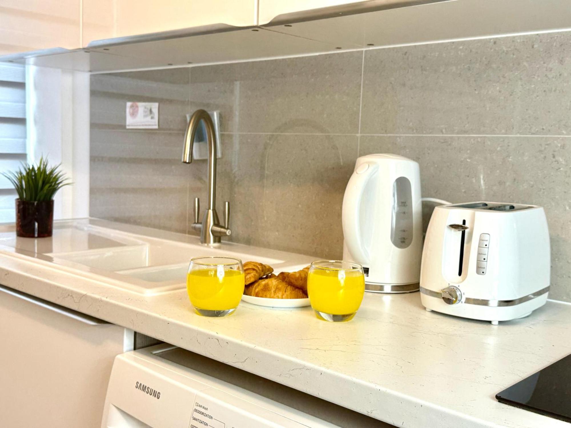 Walnut Flats-F5, Stylish 1-Bedroom - Parking, Netflix, Wifi - Close To Oxford, Bicester & Blenheim Palace Кидлингтон Экстерьер фото
