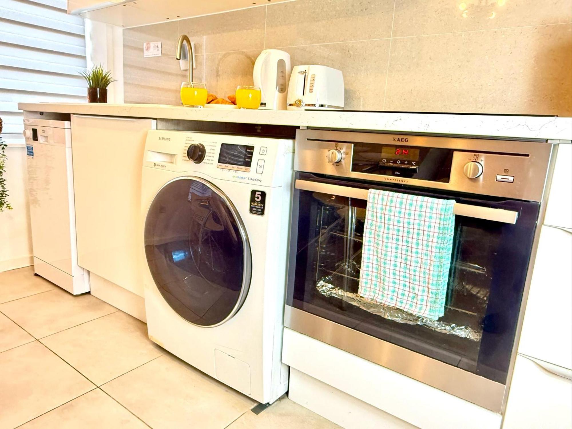 Walnut Flats-F5, Stylish 1-Bedroom - Parking, Netflix, Wifi - Close To Oxford, Bicester & Blenheim Palace Кидлингтон Экстерьер фото